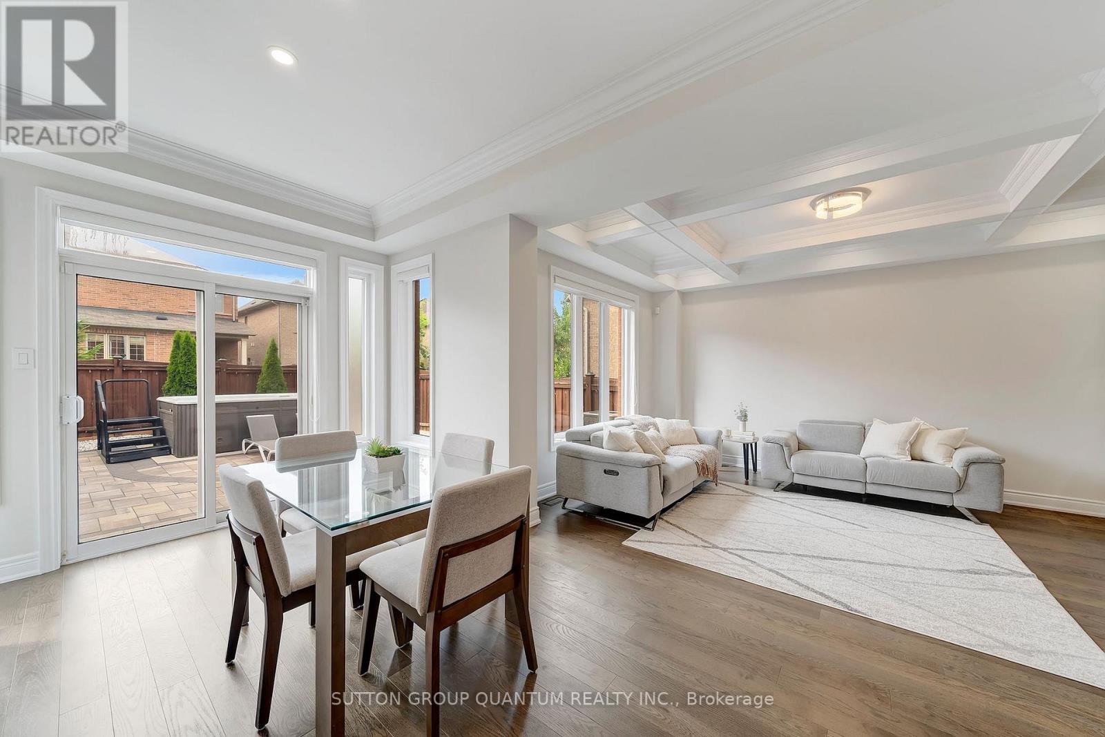 2201 Hillmount Drive, Oakville, Ontario  L6M 0H9 - Photo 9 - W12435440