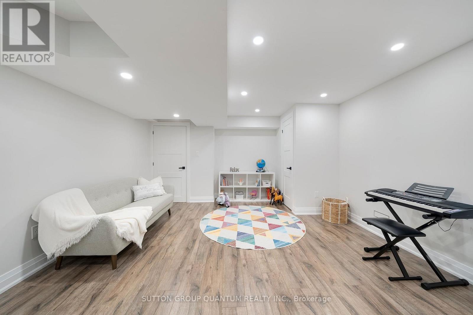 2201 Hillmount Drive, Oakville, Ontario  L6M 0H9 - Photo 29 - W12435440