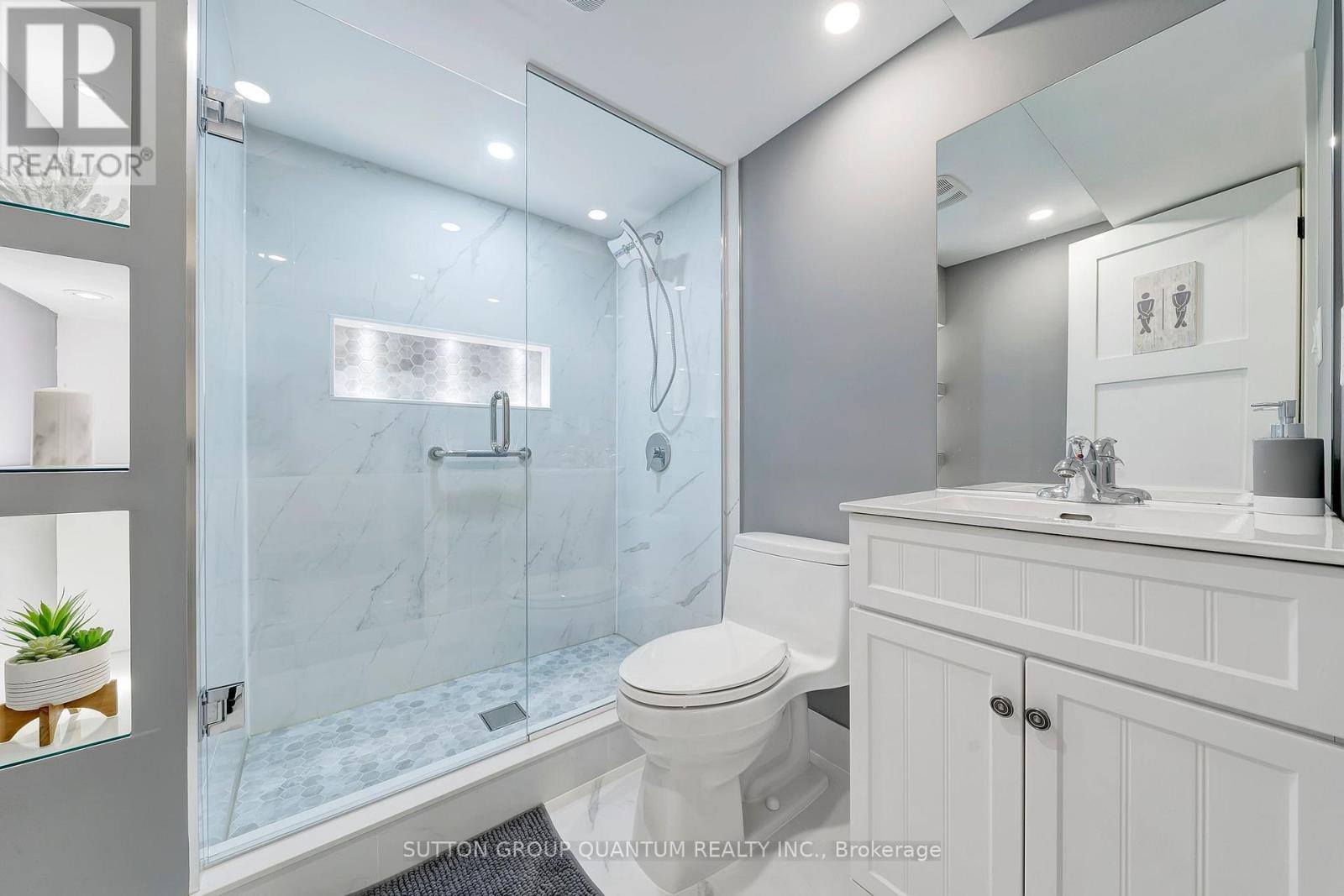 2201 Hillmount Drive, Oakville, Ontario  L6M 0H9 - Photo 35 - W12435440