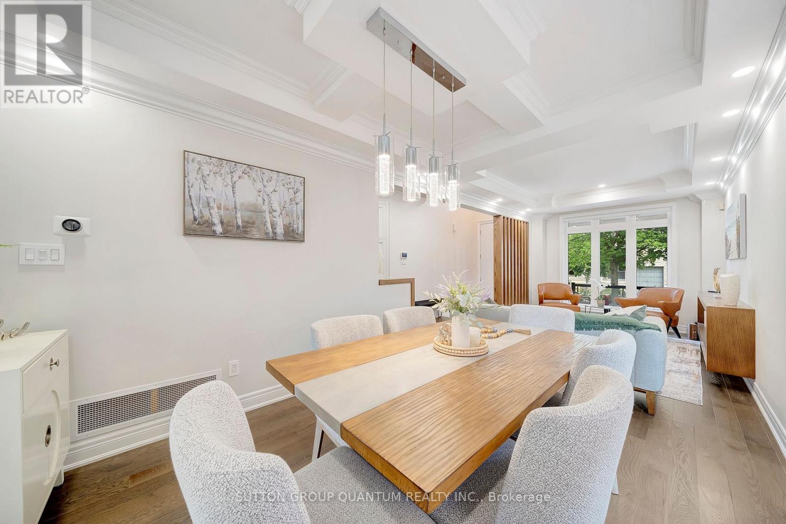 2201 Hillmount Drive, Oakville, Ontario  L6M 0H9 - Photo 4 - W12435440