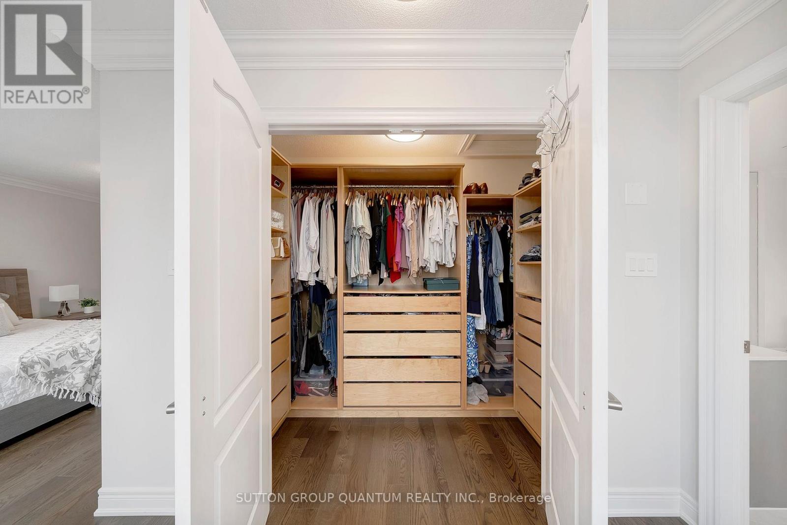 2201 Hillmount Drive, Oakville, Ontario  L6M 0H9 - Photo 21 - W12435440