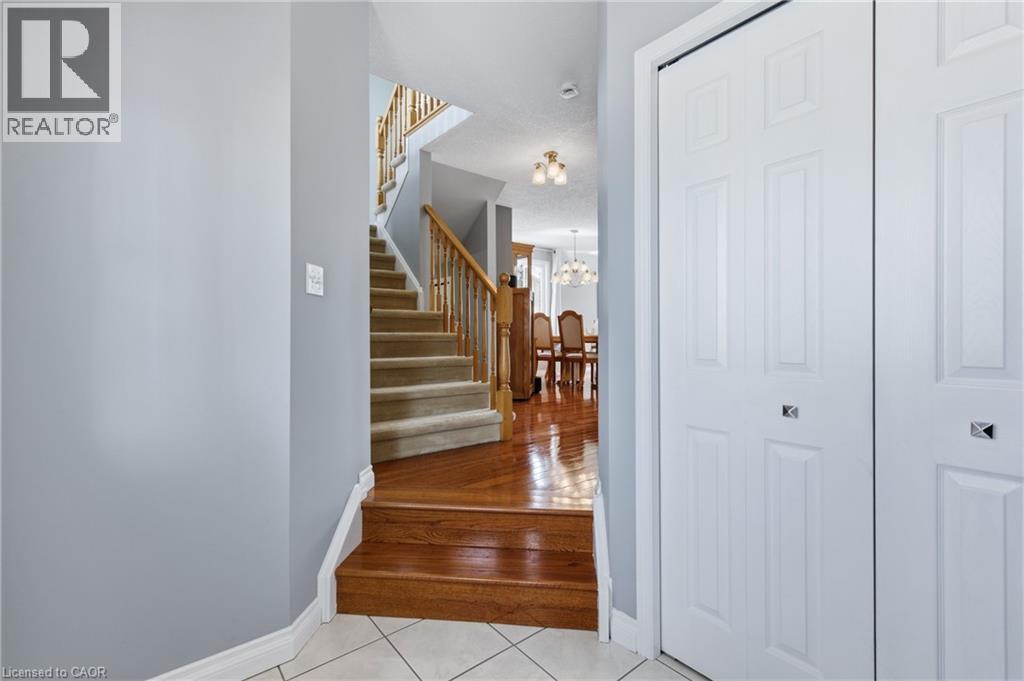 453 Sandy Cove Crescent, Waterloo, Ontario  N2K 4B6 - Photo 5 - 40809355