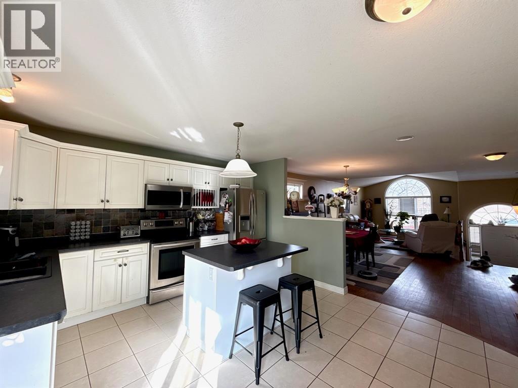 4015 Applewood Drive, Petrolia, Ontario  N0N 1R0 - Photo 12 - 26004494