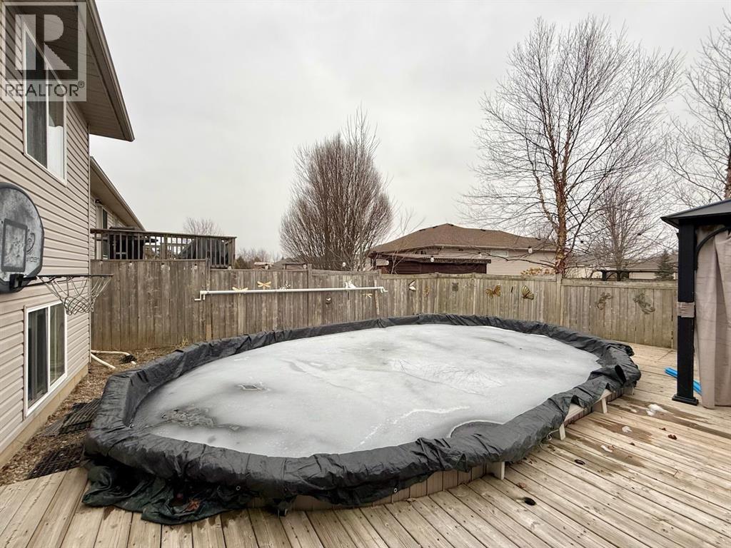 4015 Applewood Drive, Petrolia, Ontario  N0N 1R0 - Photo 32 - 26004494