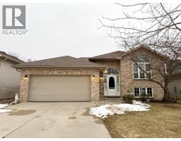 4015 Applewood DRIVE, Petrolia, Ontario