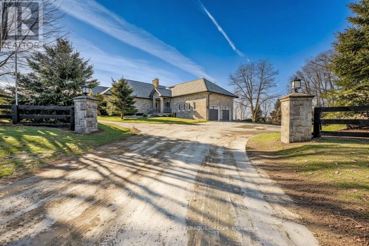 34241 Coursey Line, Lucan Biddulph, Ontario  N0M 2J0 - Photo 2 - X12842496