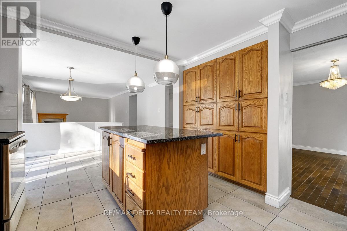 1662 Hunters Run Drive W, Ottawa, Ontario  K1C 2H3 - Photo 17 - X12842488