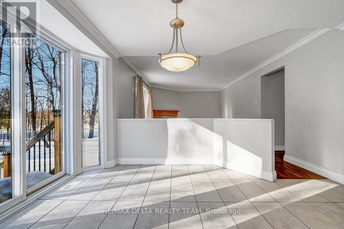 1662 Hunters Run Drive W, Ottawa, Ontario  K1C 2H3 - Photo 19 - X12842488