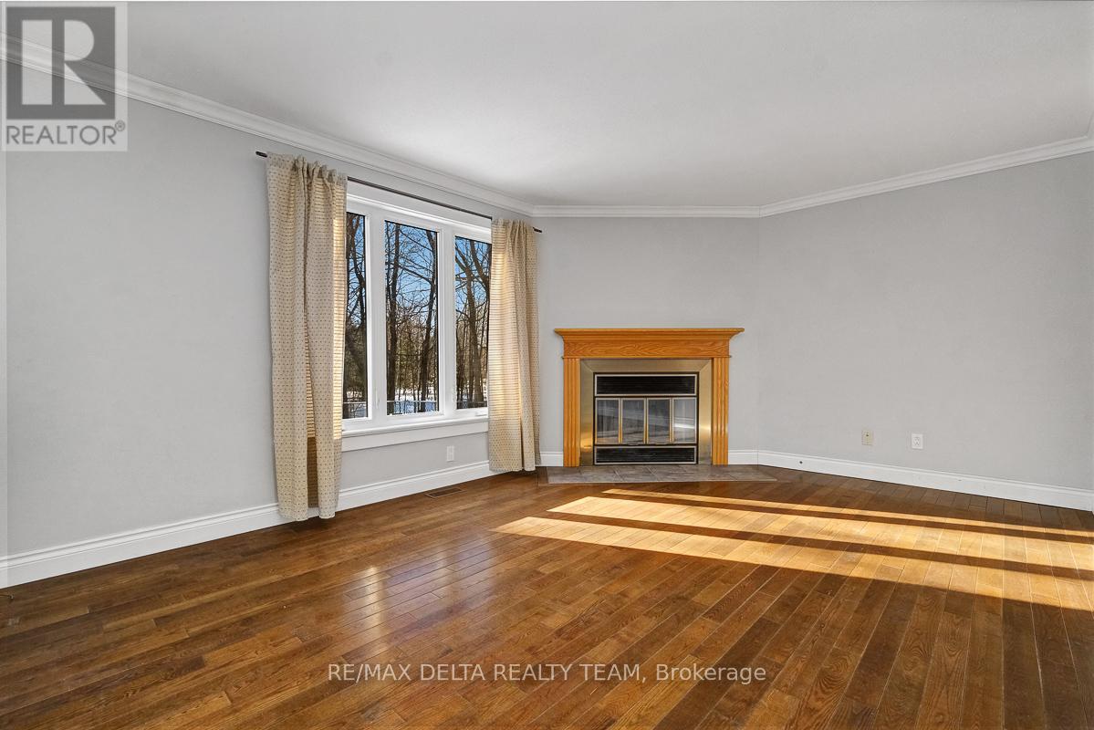 1662 Hunters Run Drive W, Ottawa, Ontario  K1C 2H3 - Photo 20 - X12842488