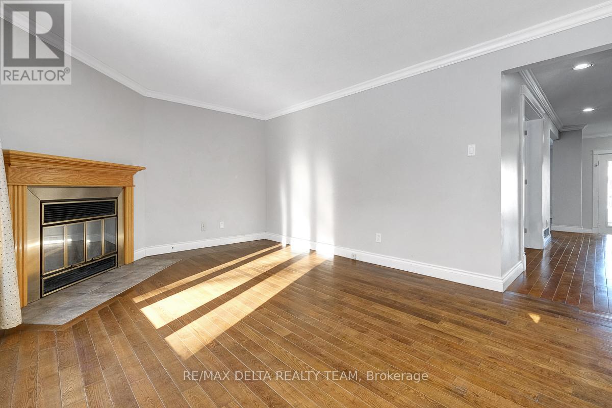 1662 Hunters Run Drive W, Ottawa, Ontario  K1C 2H3 - Photo 21 - X12842488