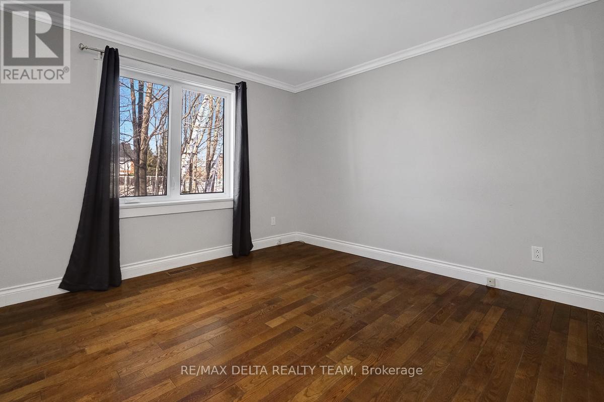 1662 Hunters Run Drive W, Ottawa, Ontario  K1C 2H3 - Photo 24 - X12842488