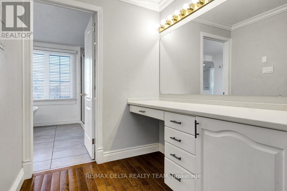 1662 Hunters Run Drive W, Ottawa, Ontario  K1C 2H3 - Photo 32 - X12842488