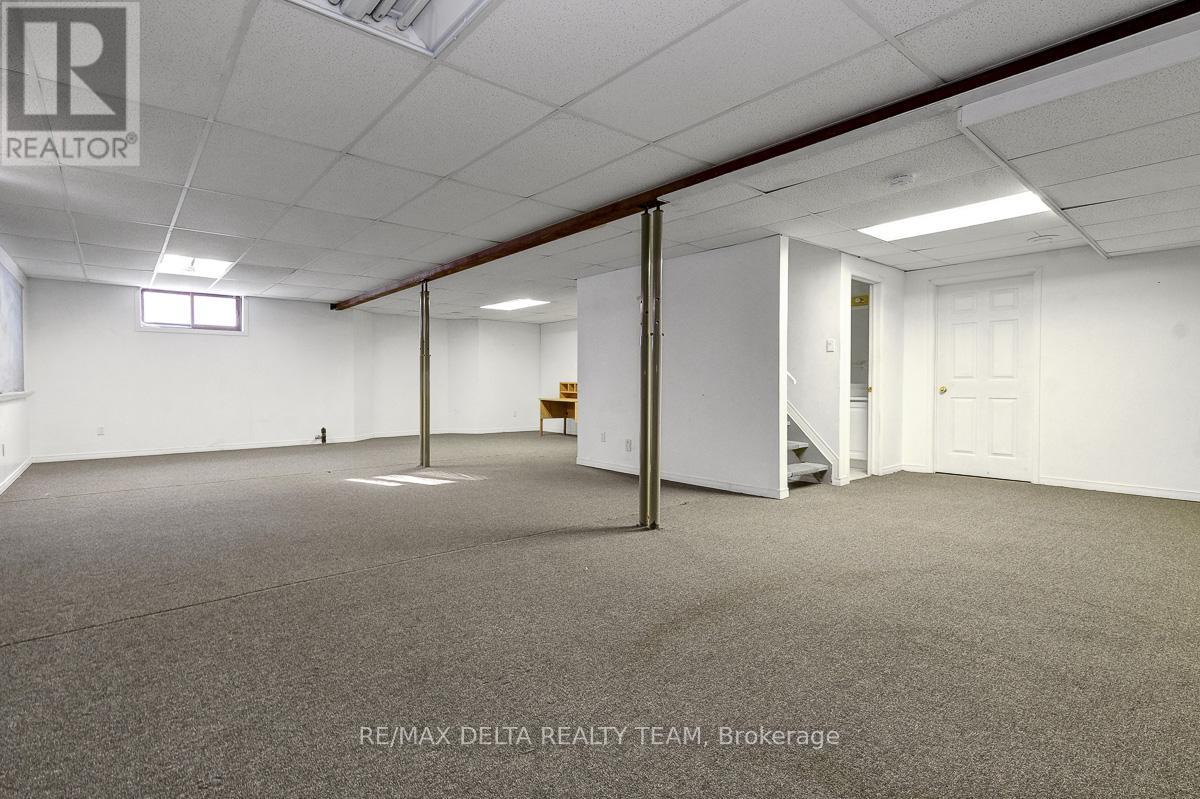 1662 Hunters Run Drive W, Ottawa, Ontario  K1C 2H3 - Photo 43 - X12842488