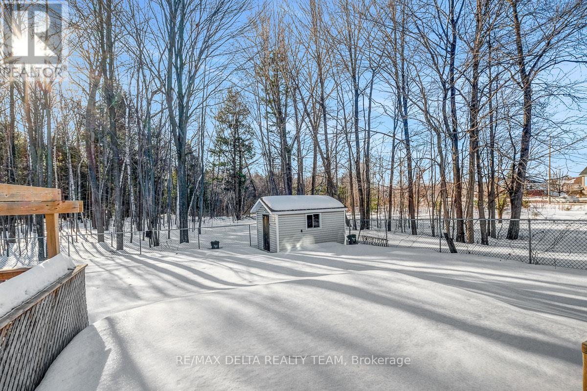 1662 Hunters Run Drive W, Ottawa, Ontario  K1C 2H3 - Photo 48 - X12842488