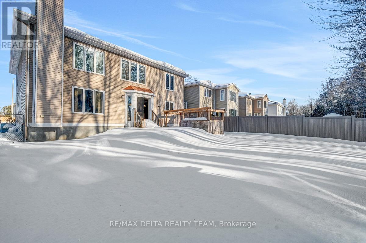 1662 Hunters Run Drive W, Ottawa, Ontario  K1C 2H3 - Photo 49 - X12842488