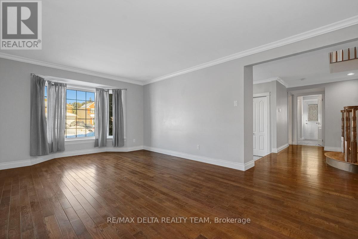 1662 Hunters Run Drive W, Ottawa, Ontario  K1C 2H3 - Photo 7 - X12842488