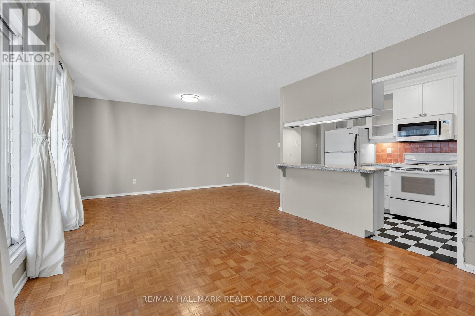 705 - 141 Somerset Street W, Ottawa, Ontario  K2P 2H1 - Photo 10 - X12842540