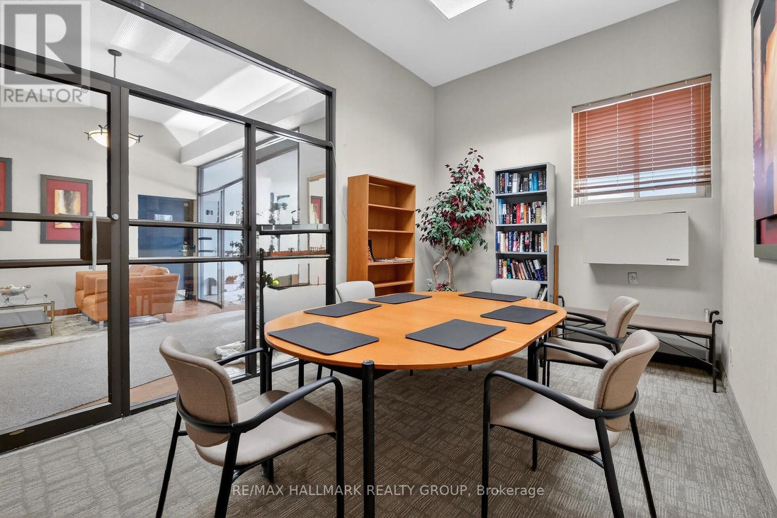 705 - 141 Somerset Street W, Ottawa, Ontario  K2P 2H1 - Photo 3 - X12842540