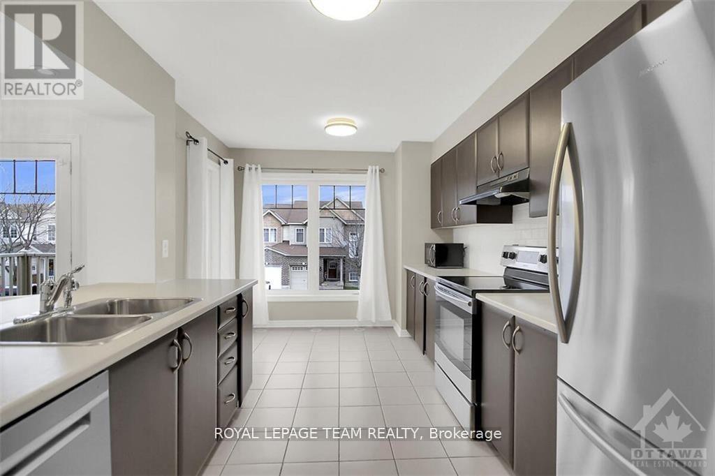 914 Messor Crescent, Ottawa, Ontario  K2S 0L7 - Photo 9 - X12842544