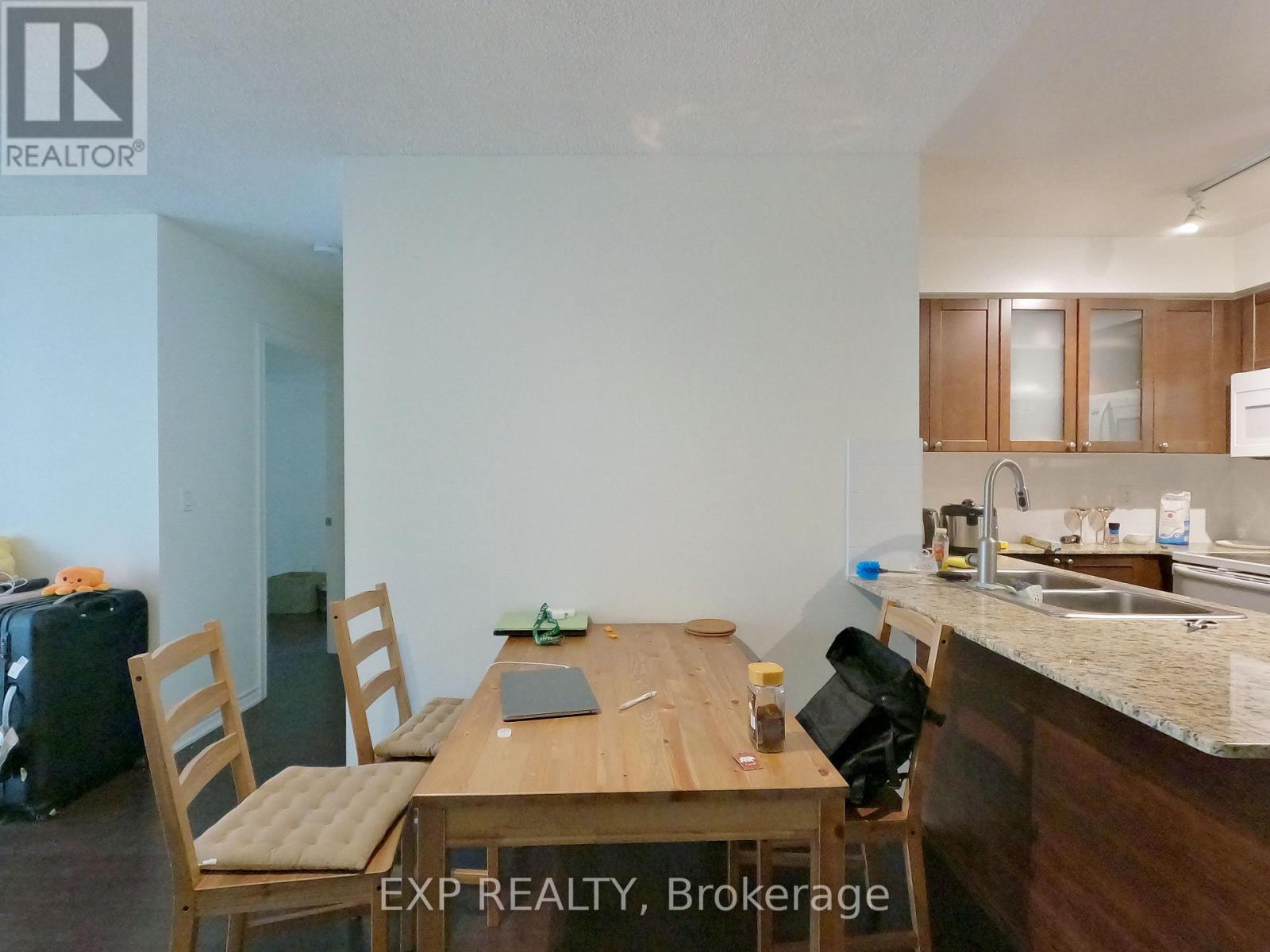 1901 - 761 Bay Street, Toronto, Ontario  M5G 2R2 - Photo 7 - C12842480