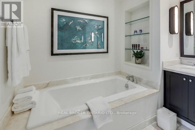 3503 - 183 Wellington Street W, Toronto, Ontario  M5V 0A1 - Photo 42 - C12842568