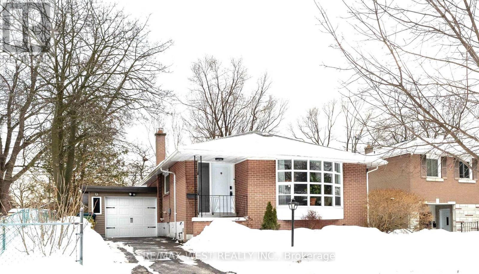 57 Alpaca Drive, Toronto (Woburn), Ontario  M1J 2Z9 - Photo 2 - E12842560