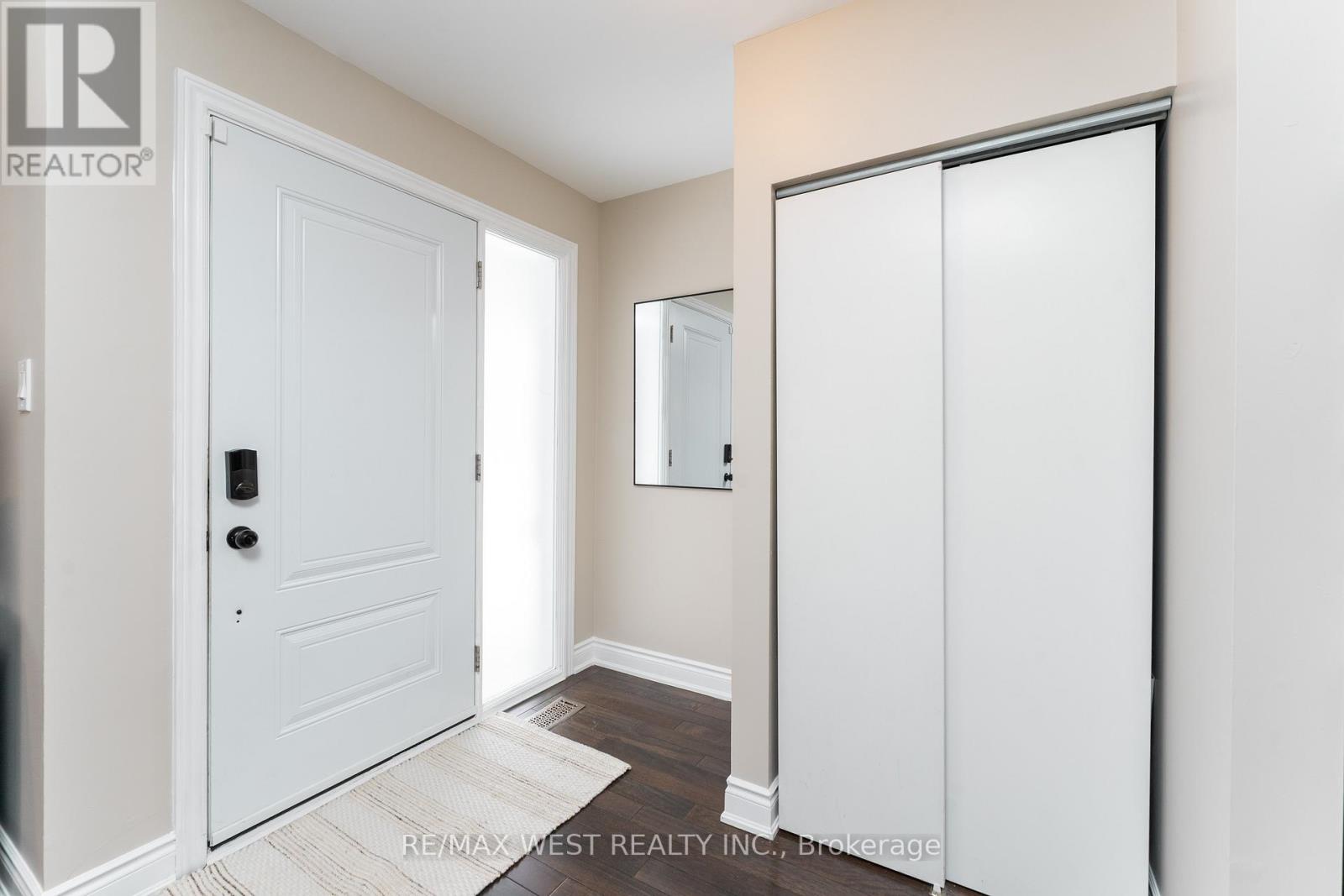 57 Alpaca Drive, Toronto (Woburn), Ontario  M1J 2Z9 - Photo 4 - E12842560