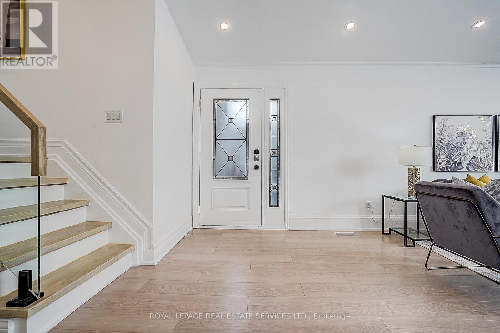 21 Holford Crescent, Toronto (Tam O'shanter-Sullivan), Ontario  M1T 1L9 - Photo 2 - E12842566