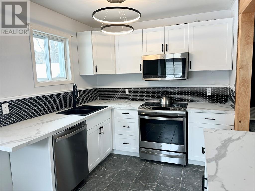 12c Gore Street, Gore Bay, Ontario  P0P 1H0 - Photo 2 - 2126560