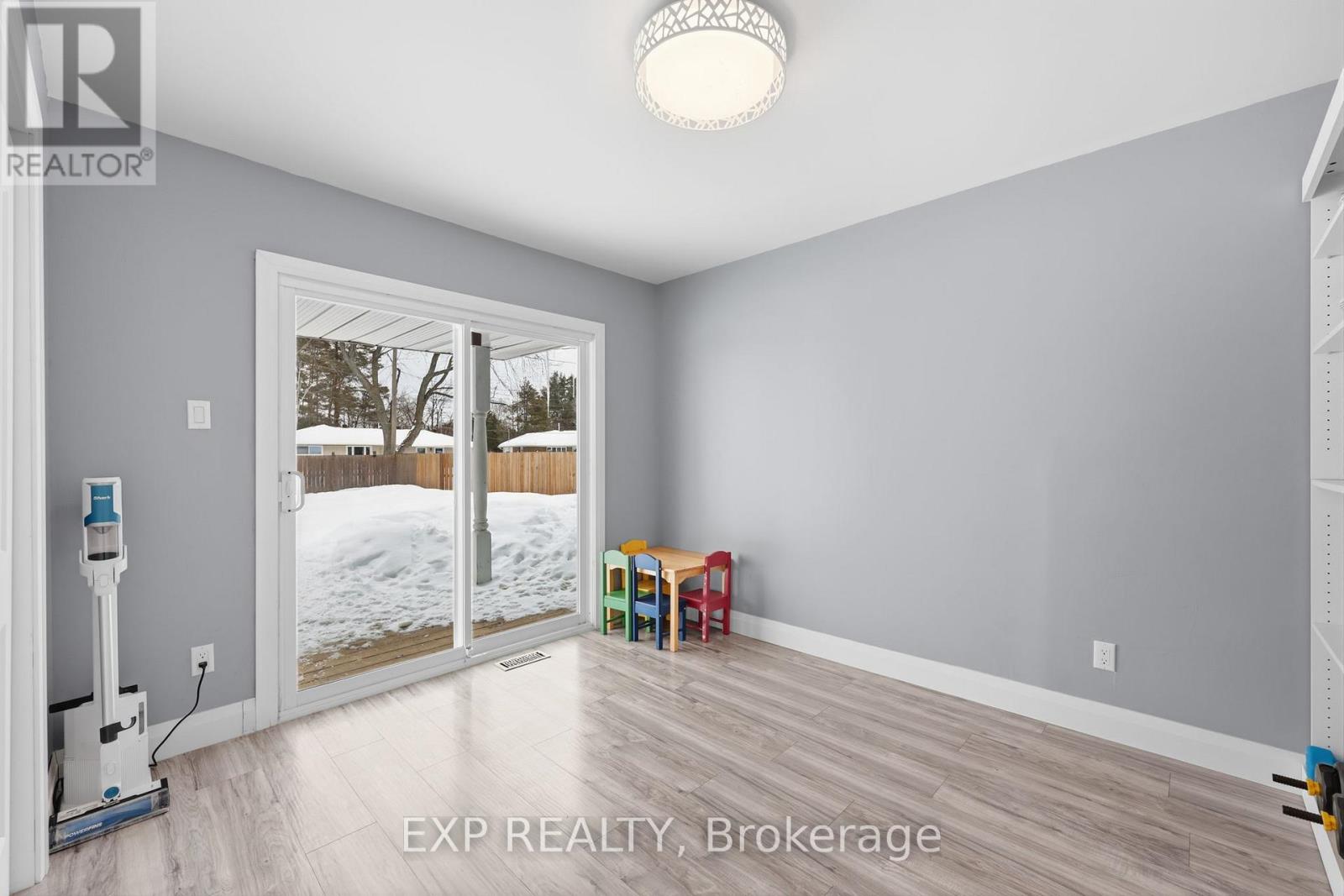 22 Cecil Street, Essa (Angus), Ontario  L0M 1B3 - Photo 27 - N12842466