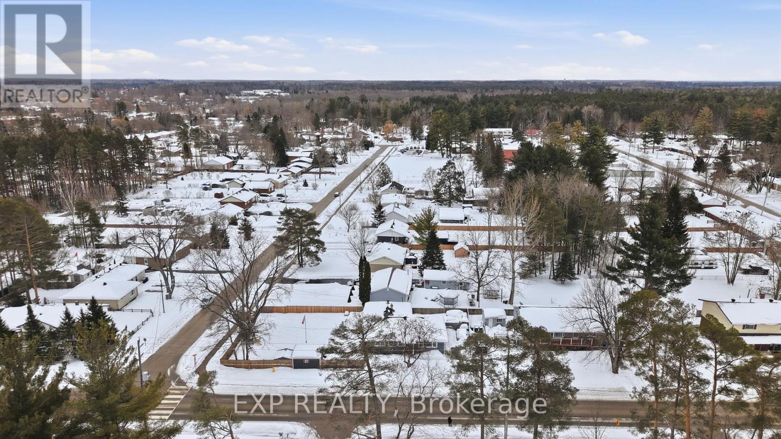 22 Cecil Street, Essa (Angus), Ontario  L0M 1B3 - Photo 37 - N12842466