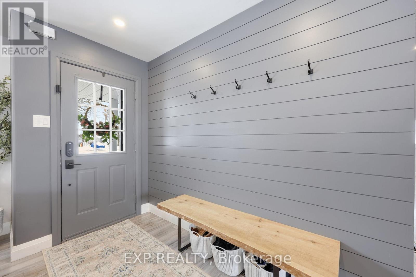 22 Cecil Street, Essa (Angus), Ontario  L0M 1B3 - Photo 4 - N12842466