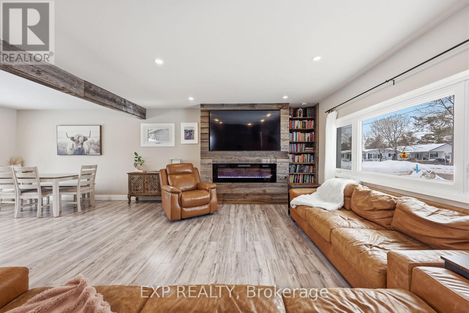 22 Cecil Street, Essa (Angus), Ontario  L0M 1B3 - Photo 7 - N12842466