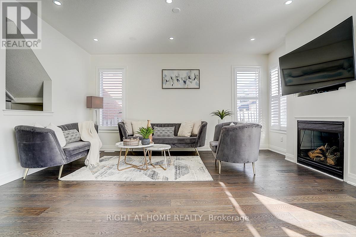 31 Waite Crescent, Whitchurch-Stouffville, Ontario  L4A 0B5 - Photo 11 - N12842524