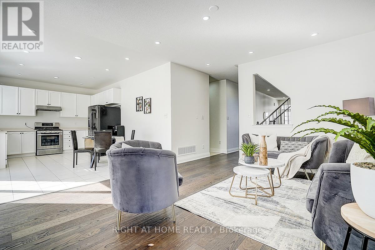 31 Waite Crescent, Whitchurch-Stouffville, Ontario  L4A 0B5 - Photo 12 - N12842524