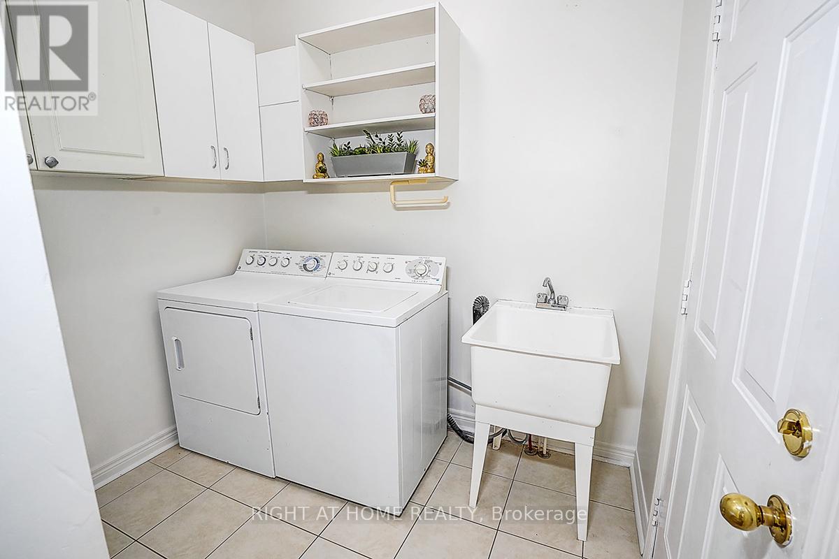 31 Waite Crescent, Whitchurch-Stouffville, Ontario  L4A 0B5 - Photo 17 - N12842524