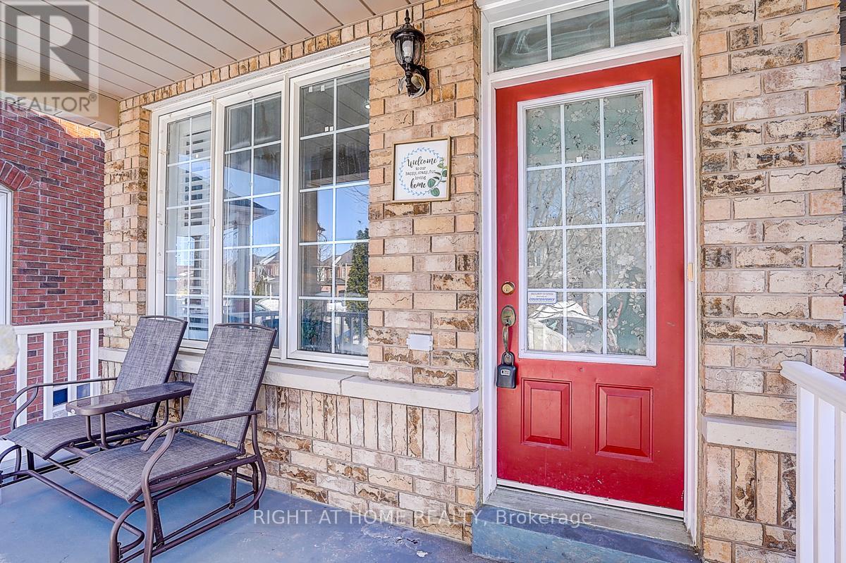 31 Waite Crescent, Whitchurch-Stouffville, Ontario  L4A 0B5 - Photo 4 - N12842524