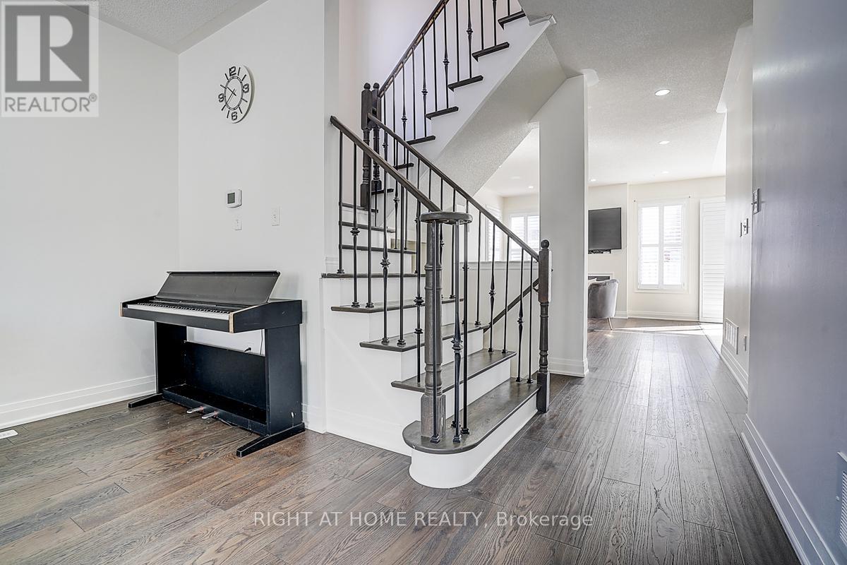 31 Waite Crescent, Whitchurch-Stouffville, Ontario  L4A 0B5 - Photo 9 - N12842524