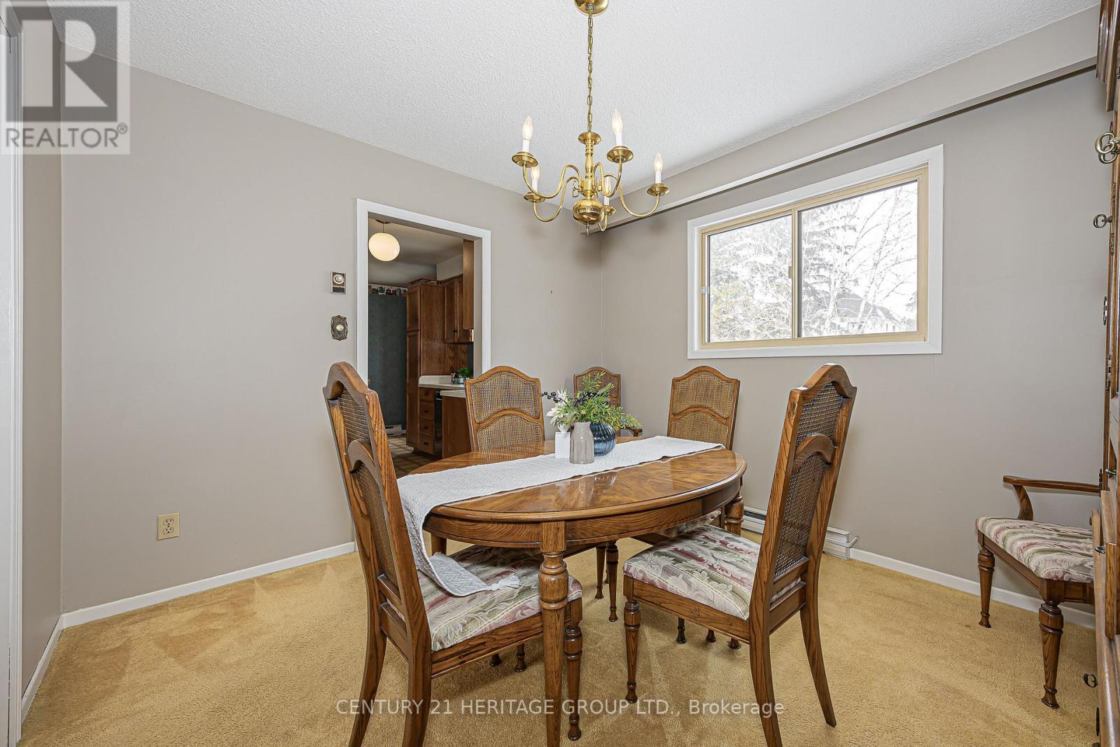 62 Fairway Drive, Aurora, Ontario  L4G 2H1 - Photo 11 - N12842548