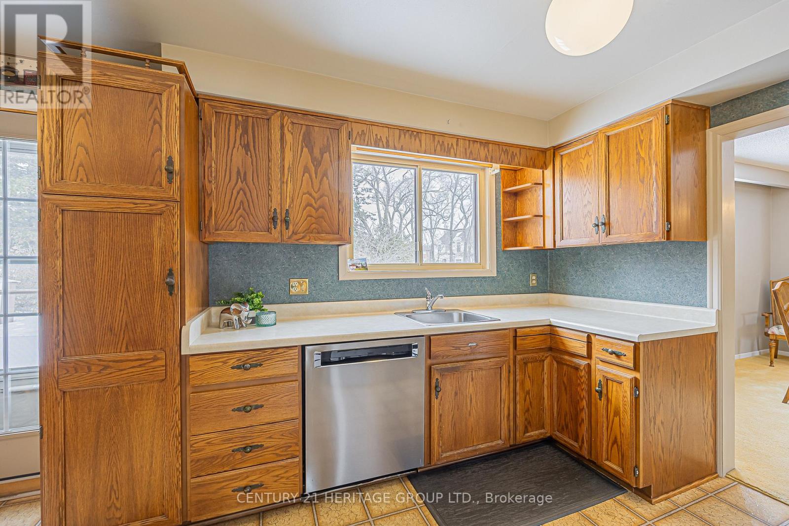 62 Fairway Drive, Aurora, Ontario  L4G 2H1 - Photo 12 - N12842548