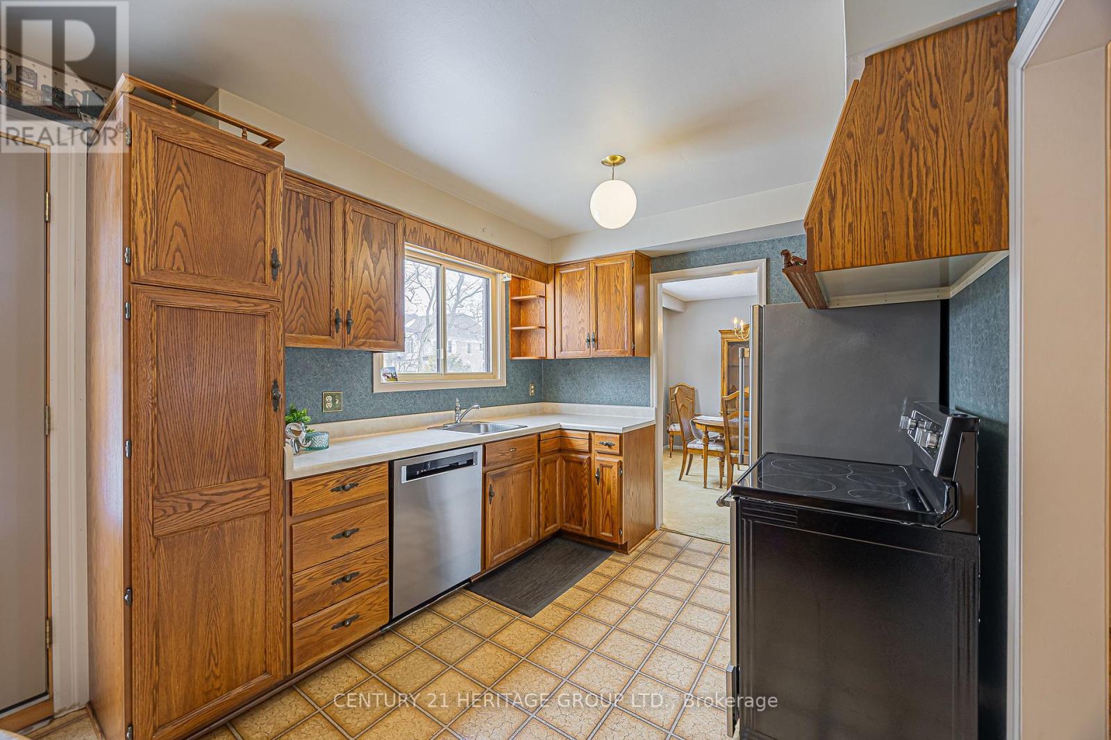 62 Fairway Drive, Aurora, Ontario  L4G 2H1 - Photo 13 - N12842548