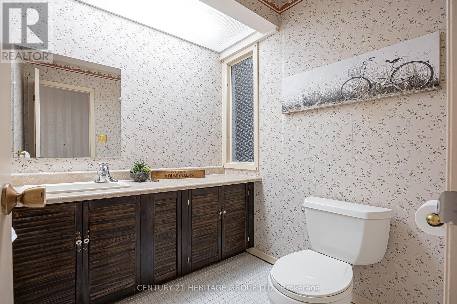 62 Fairway Drive, Aurora, Ontario  L4G 2H1 - Photo 18 - N12842548