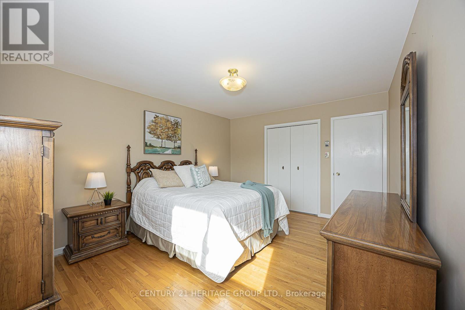 62 Fairway Drive, Aurora, Ontario  L4G 2H1 - Photo 19 - N12842548