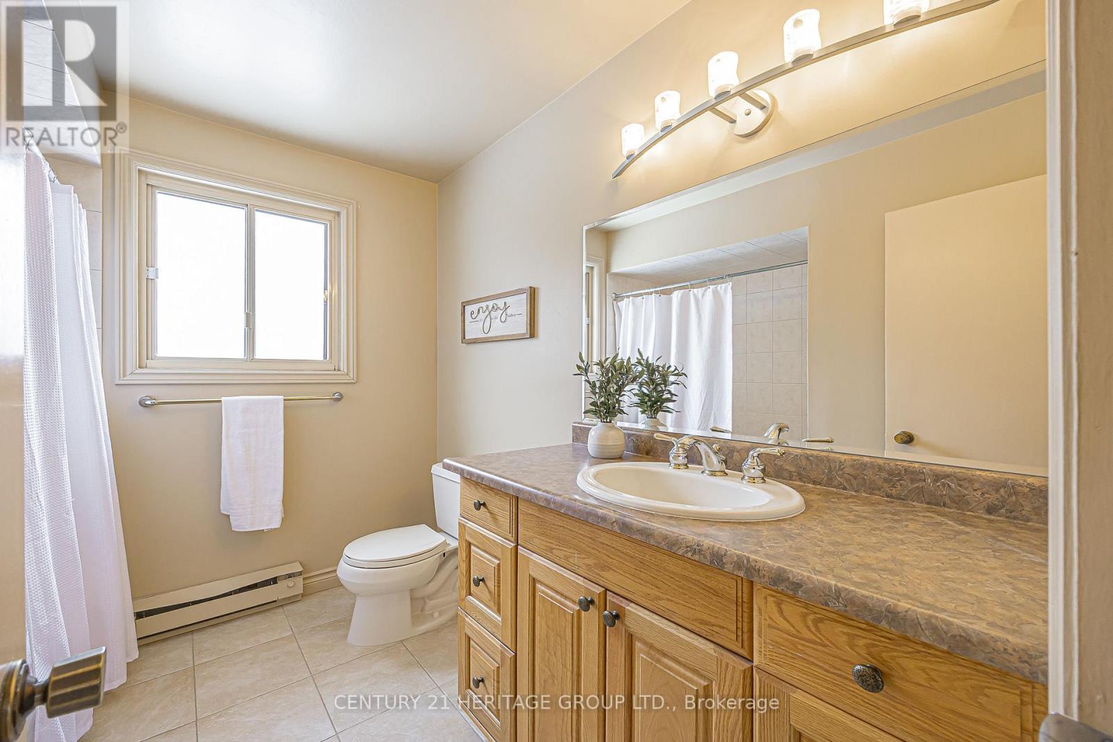 62 Fairway Drive, Aurora, Ontario  L4G 2H1 - Photo 25 - N12842548