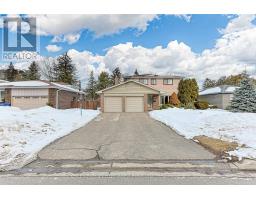 62 FAIRWAY DRIVE, Aurora, Ontario