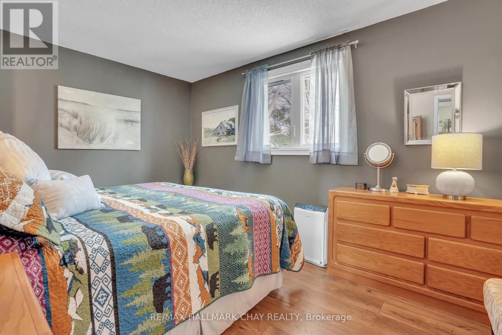 8 St Patricks Drive, Springwater, Ontario  L0L 2K0 - Photo 17 - S12842514