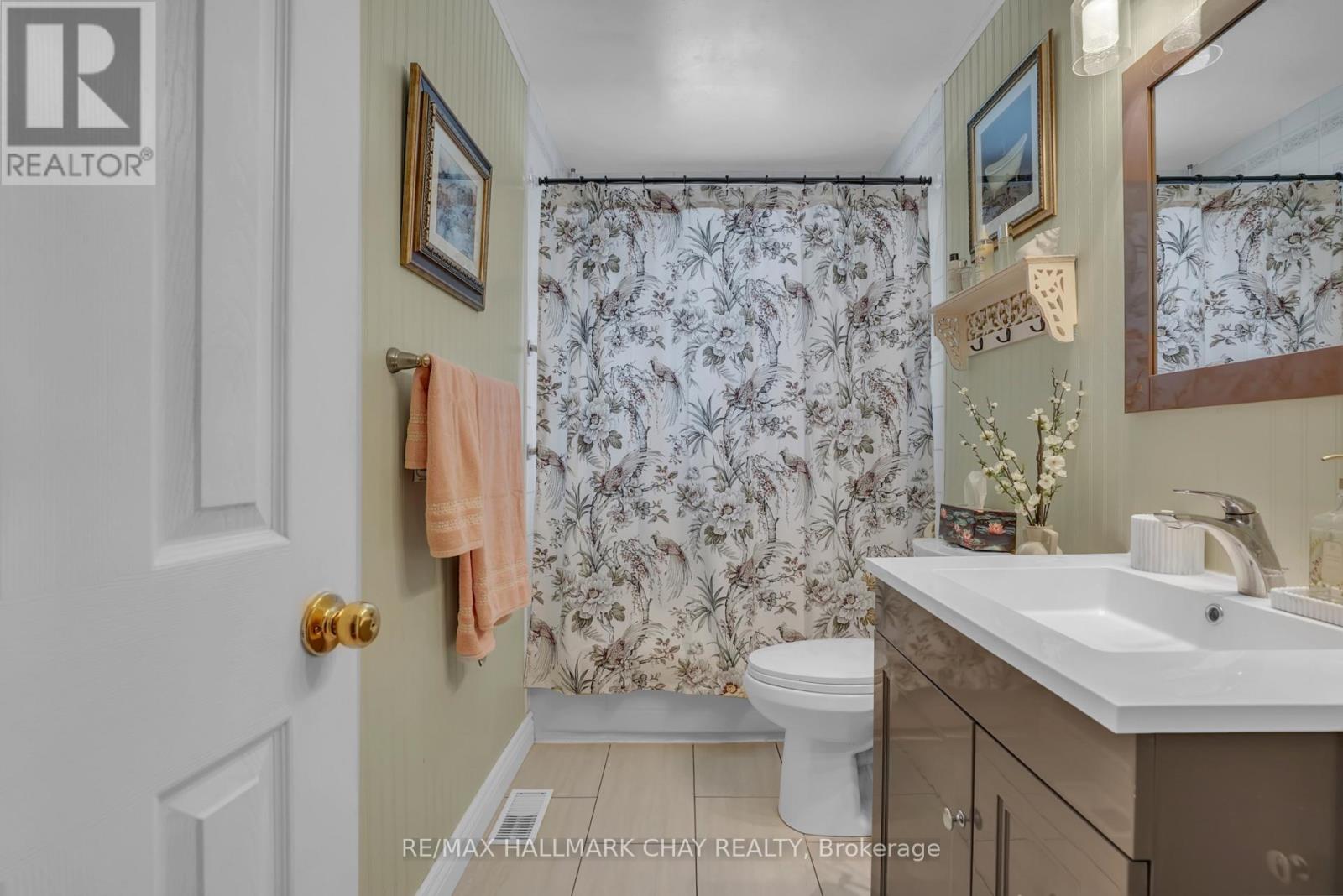 8 St Patricks Drive, Springwater, Ontario  L0L 2K0 - Photo 23 - S12842514