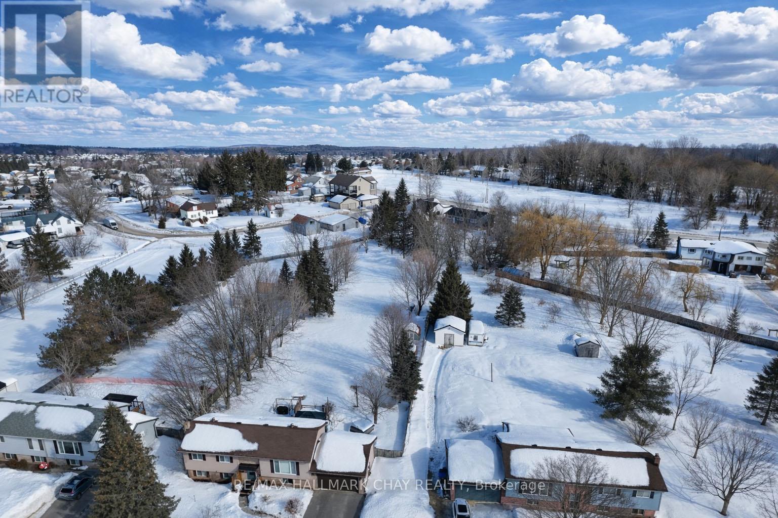 8 St Patricks Drive, Springwater, Ontario  L0L 2K0 - Photo 35 - S12842514