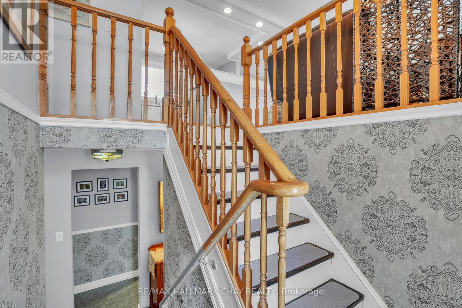 8 St Patricks Drive, Springwater, Ontario  L0L 2K0 - Photo 4 - S12842514