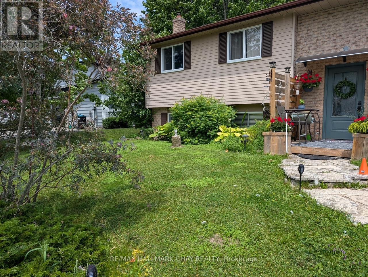 8 St Patricks Drive, Springwater, Ontario  L0L 2K0 - Photo 40 - S12842514